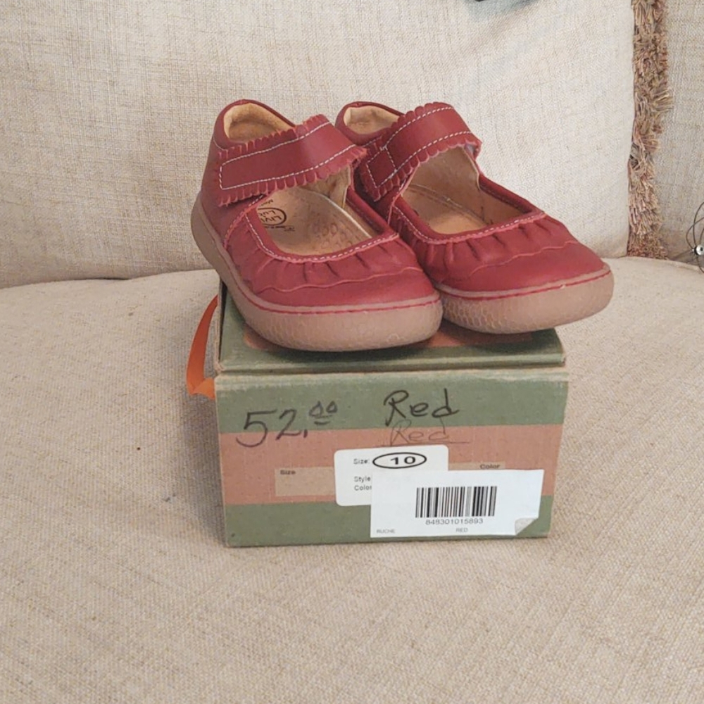 Livie and Lucas Red Shoed